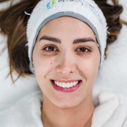 Espuma de Limpieza Facial y Cejas - DELLA Y DELLE