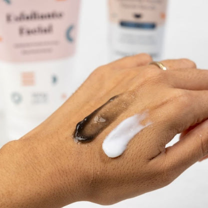 Exfoliante Facial de Carbón Activado - Della&Delle