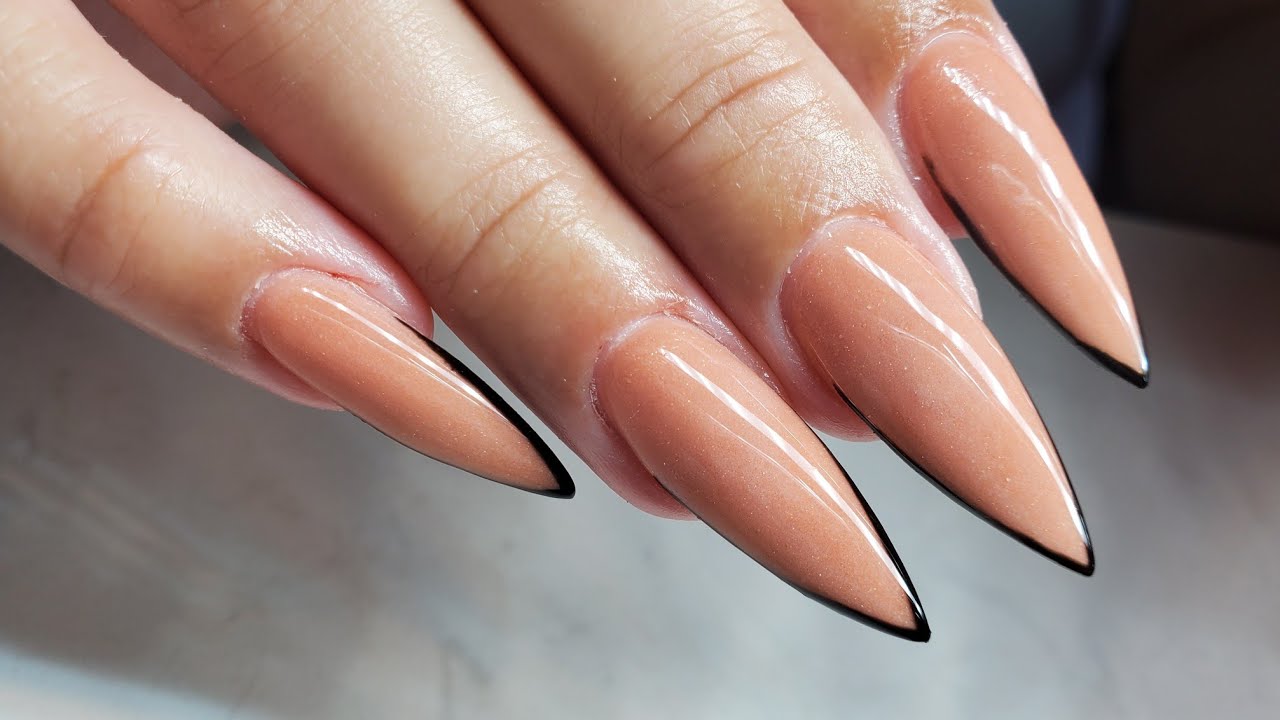 Tips Koper Stiletto  DANS