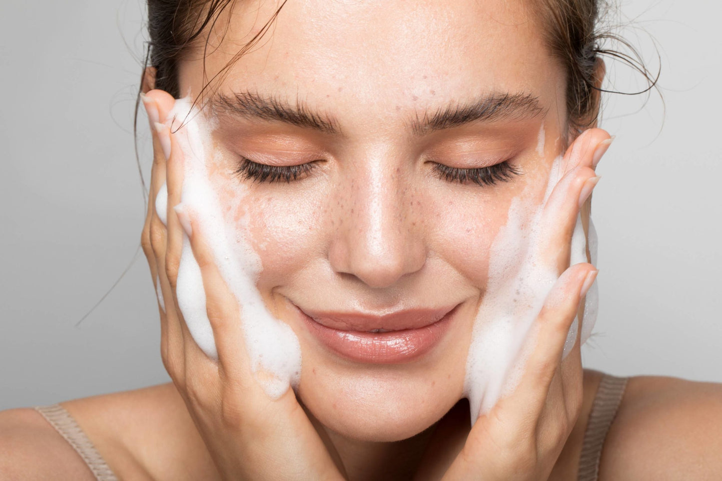 Cosmetica Facial Brasileña Limpieza DELLA Y DELLE
